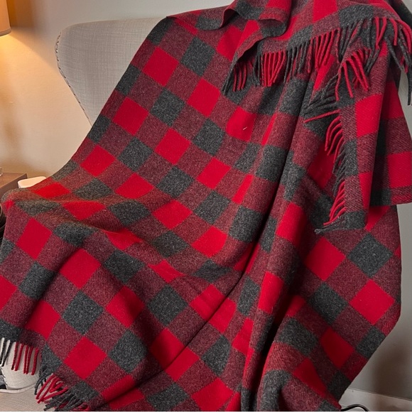 Pendleton /LL Bean Red/Gray Fringe Plaid Wool Throw Good Condition - Picture 4 of 7